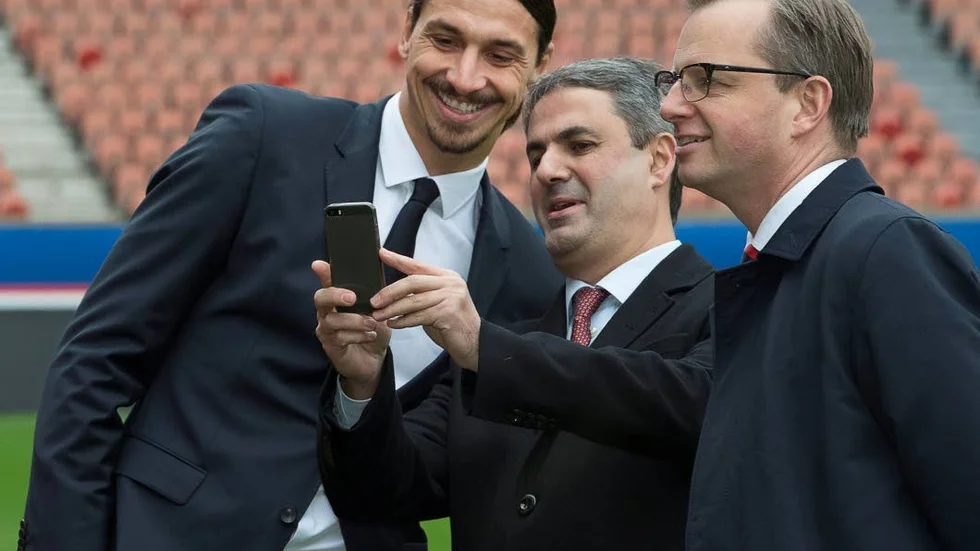 Förortsgrabb med jobb. Ibrahim Baylan ( i mitten) och Mikael Damberg kan nog inspireras av Zlatan Ibrahimovic i sina nya regeringsuppdrag.