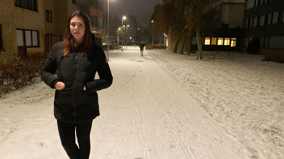 Sanna Östergren jobbade på Dalbyhemmet i somras och var orolig för de äldre under sin tid där. "Boenden har uttryckligen sagt att de får ångest när vissa i personalen ska hjälpa dem", säger hon.