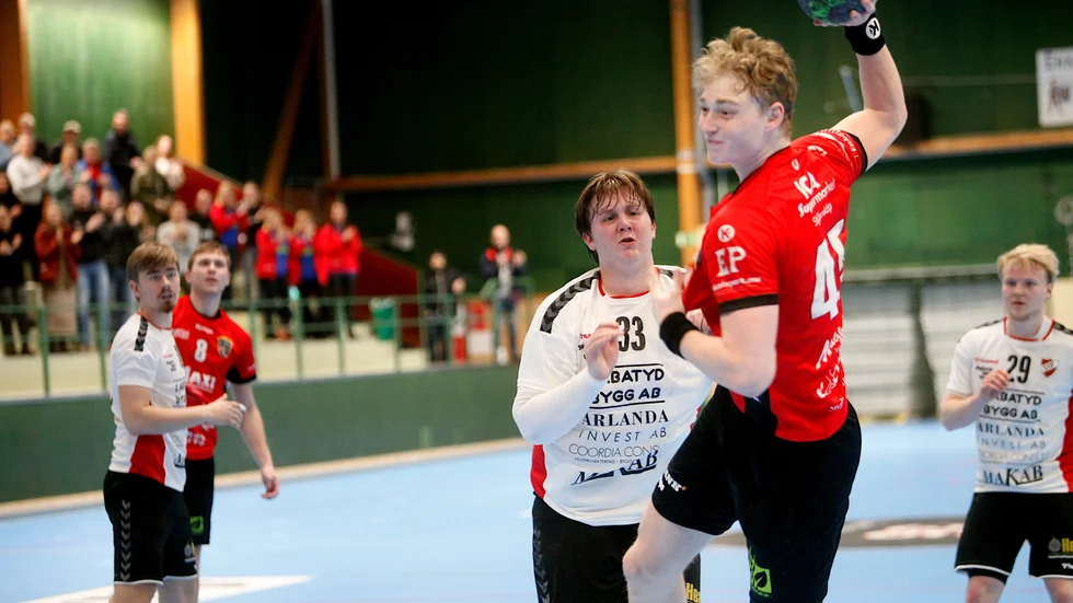 Gustav Wedholm i EHF saknades senast mot Täby.  Någon ny chans till match blir det inte i helgen eftersom Boden meddelade sent på fredagskvällen att man tvingas skjuta fram matchen på grund av covidsmitta i laget.