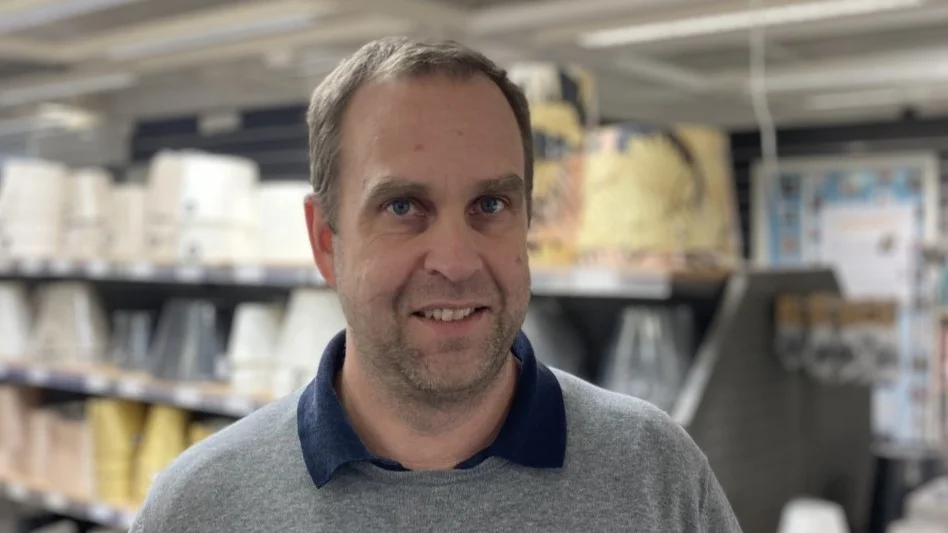Marcus Strömberg är butikschef på Elon i Katrineholm.