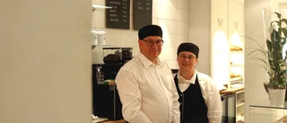 Därför drog caféöppningen ut på tiden • Ägaren efter omstarten: "Vi kommer sova gott ikväll" 