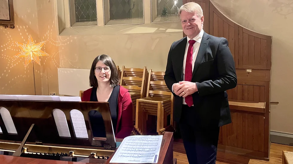 Marie och Magnus Bosson framförde julmusik i Katrineholms kyrka vid midnatt mot juldagen. 