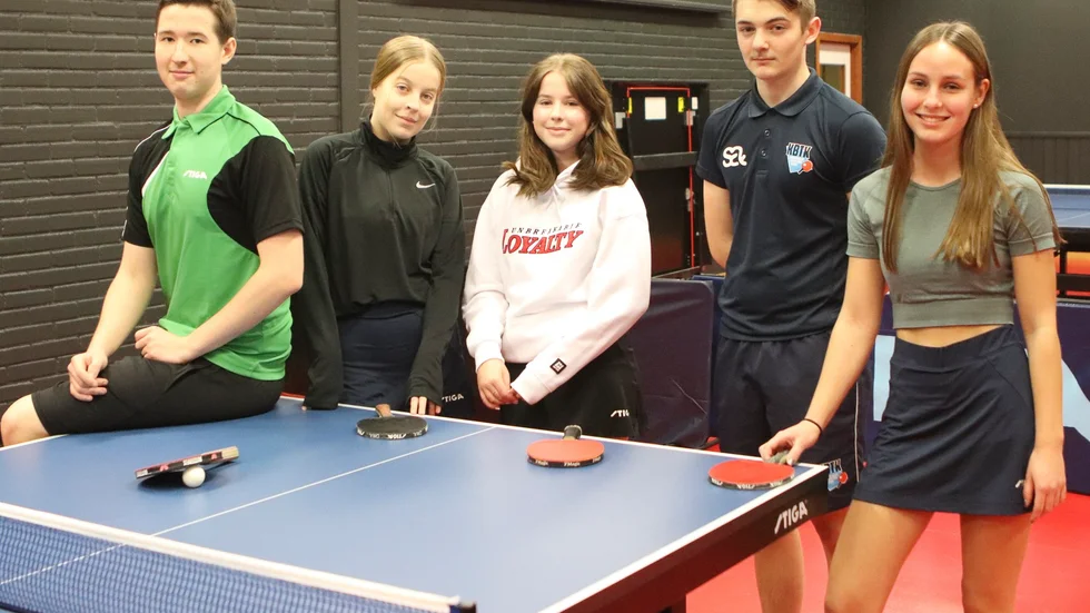 Måns Fredriksson, Fanny Eriksson, Klara Eriksson, Joel Rydergren och Ebba Andersson är fem av spelarna i KBTK:s två division 6-lag som ställs mot varandra i serien.