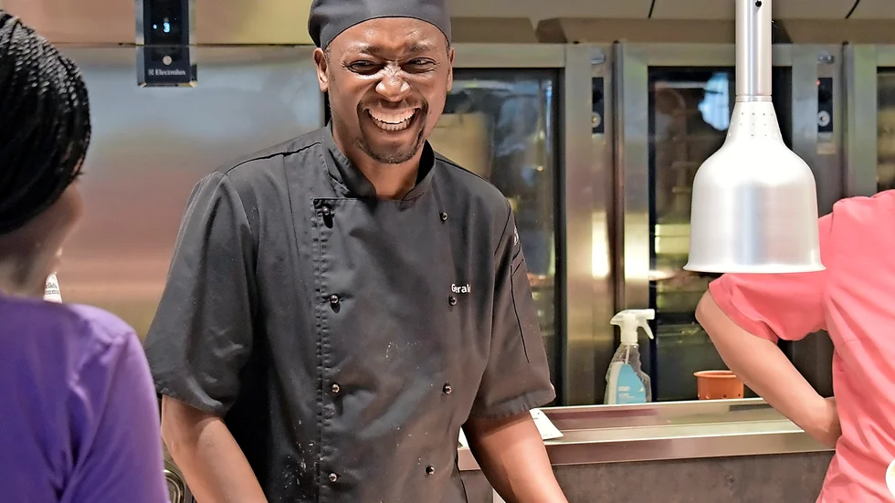 Gerald Kwizera, kock på Floraskolans restaurang.