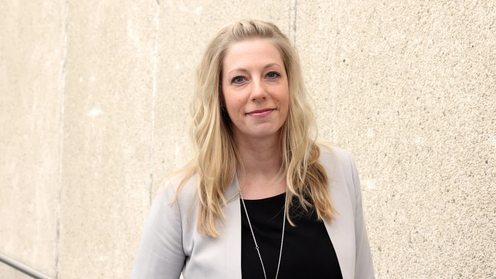 "Även välfyllda vattenmagasin, relativt god tillgång till kärnkraft samt varmt väder har bidragit till att elpriserna sjunkit", konstaterar Elin Bergsten.