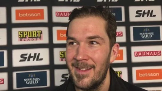 Ericsson skojade om åldern på de två sista målskyttarna när AIK vann med 3–1  mot HV 71