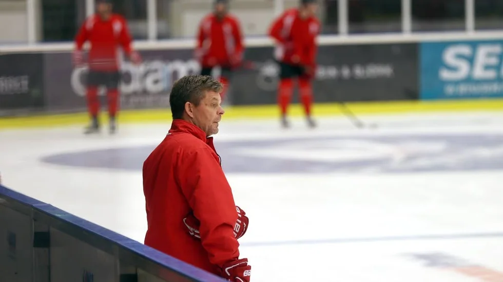 Jag önskar verkligen att jag kunde se solen borta vid horisonten. "Idrottsstaden Norrköping förtjänar ett allsvenskt hockeylag. Frågan är om Hästen förtjänar den stora kärlek som många av stadens invånare ger klubben" skriver Pär Andersson.