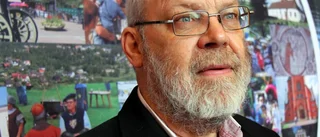 Frustrerad politiker lämnar alla sina uppdrag