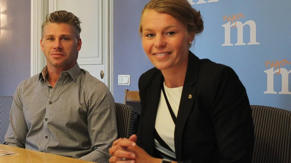 Vill ha besked. Moderaterna Sophia Jarl och Roger Åkesson hoppas att (S) vill gå fram med ett gemensamt yttrande till Skolinspektionen.