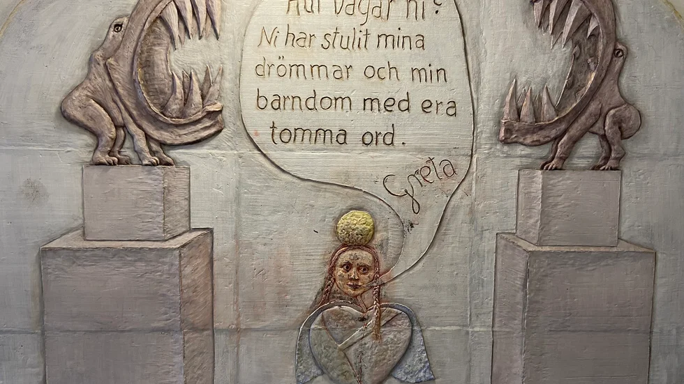 Verket med Greta Thunberg är en av 24 kompositioner som illustrerar tankar hos barnen i Årbyskolan 