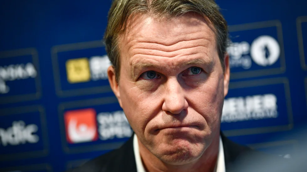 Fortsatt tungt för Tre Kronor och förbundskapten Johan Garpenlöv i Channel One Cup. Arkivbild.
