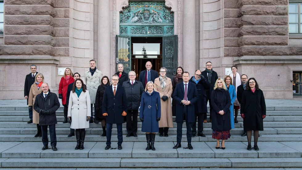 Statsminister Magdalena Anderssons (S) regering fotograferade på Riksplan den 30 november.