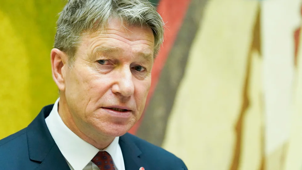 Terje Aasland (Ap) bekräftar en uppgörelse om stöd till norska hushåll för att hjälpa dem att klara den senaste tidens rekordhöga elpriser.