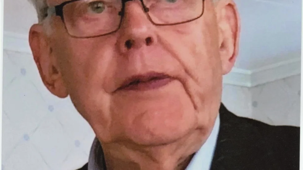 Finansdirektör Lars-Yngve Larson har avlidit en knapp månad före sin 90-årsdag. 
