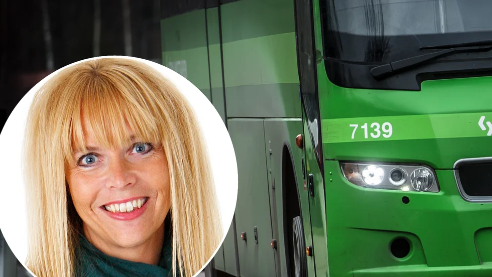 Att införa flexibla stopp på bussarna under kvällar och nätter skulle öka tryggheten för resenärerna menar Liberalernas Erika Rydja Sandvik. Nu ska frågan utredas av stadsbyggnadsförvaltningen.