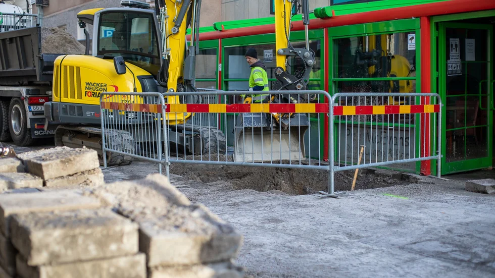 Ytterligare en vattenläcka har drabbat Nyköping. Den här gången utanför McEwans på St. Annegatan i Nyköping.