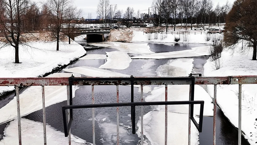 Isen smälter redan i januari.