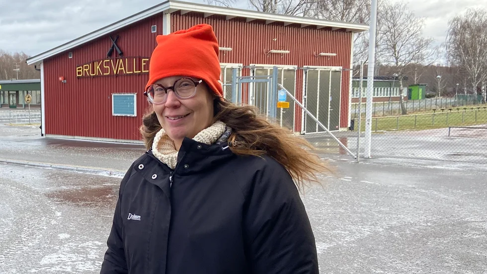 "Idrottsföreningen är viktig", poängterar 41-åriga Lheticia Larsson Porsin som sitter i Åkers IF:s huvudstyrelse och basar i handbollssektionen.