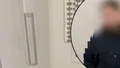 Artisten slog kylskåpsdörr i flickvännens huvud