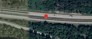 Stopp på E18 på grund av singelolycka med en lastbil