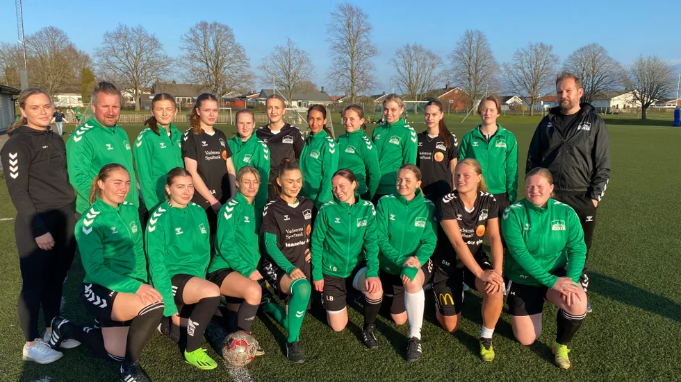 Vadstena GIF 2025. Division 4-premiär på måndag hemma mot Västra Harg. Giffarna har vunnit båda sina träningsmatcher inför säsongen. 23 spelare finns i truppen totalt.