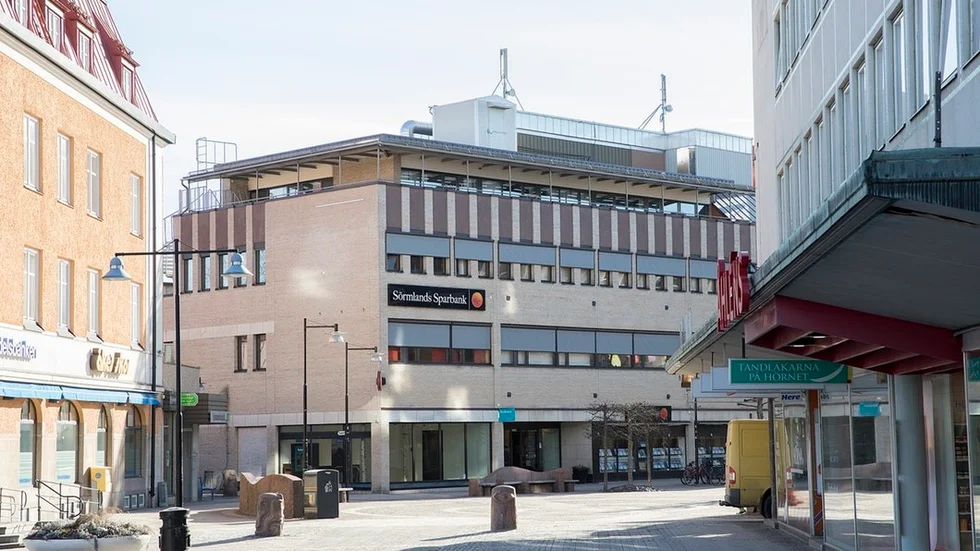 Över ett och ett halvt år har gått, men ännu syns inget slut på bankskandalen inom Sörmlands sparbank. Tidigare styrelseledamoten Staffan Jonsson tycker det varit en häxjakt på den förra styrelsen.
