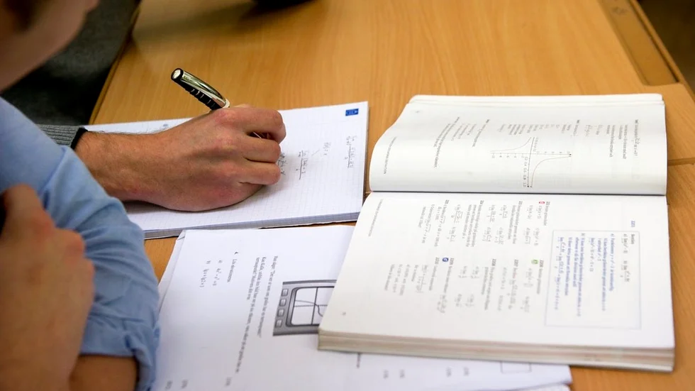 SMC-majoriteten har sedan de gjorde den första stora nedskärningen 2016 visat med all tydlighet att man inte prioriterar skolan, skriver Maria Chergui.