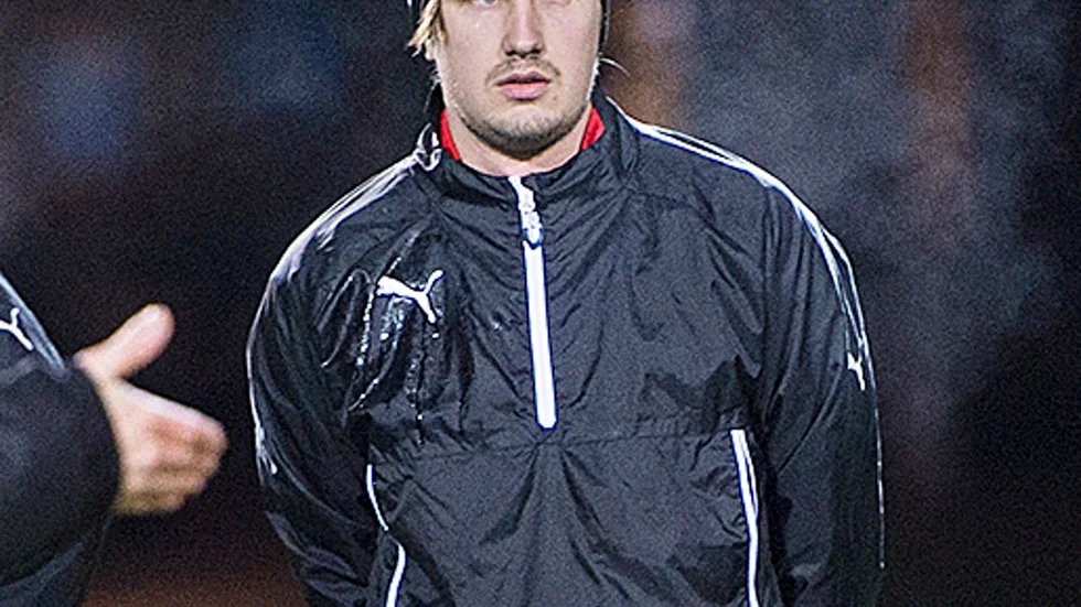 Kevin Berg fanns med på Bissarnas provtränarpass efter säsongen 2017. Nu är han klar för spel i Bissarna Fotboll igen.