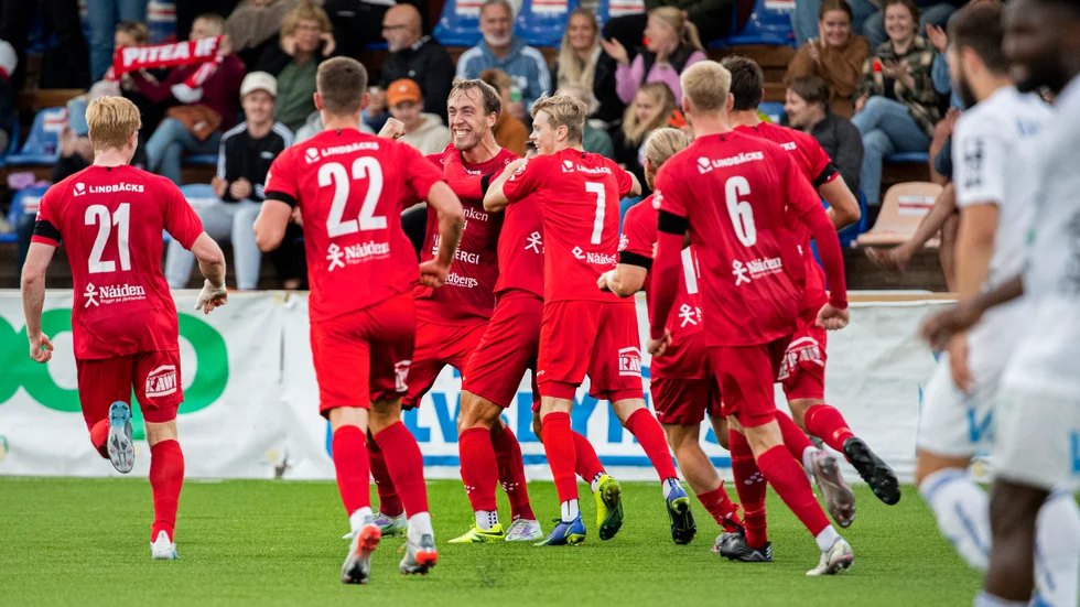 6,5 och 3. Smått ofattbara fjorton (!) måljubel i Ettan för Piteå sedan höststarten.