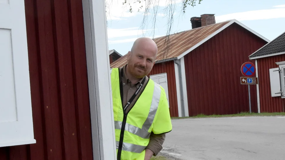  "Vi kan inte göra mer än så för det saknas pengar," säger Fredrik Olofsson, enhetschef på Vägunderhåll Norrbotten.