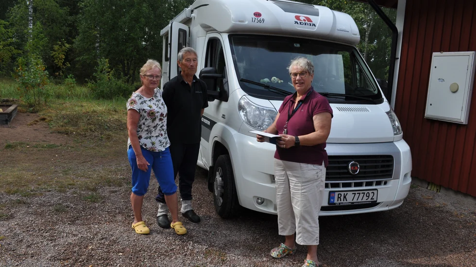 Liv och Lars Malmhaug stannade tre dagar extra mot vad de hade tänkt, för att hjälpa campingen. 