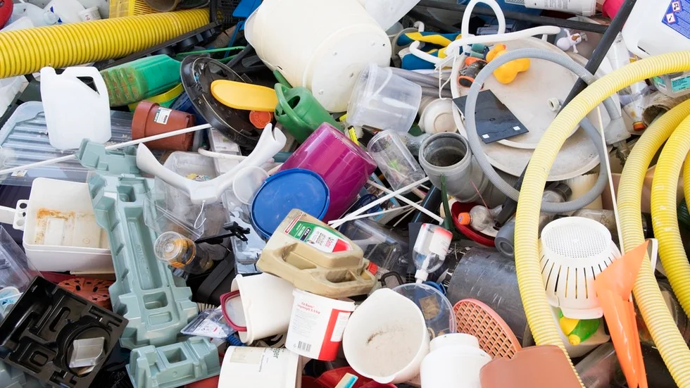 Centern vill att Katrineholm bidrar till att minska nedskräpningen av haven genom att införa inköpsförbud för hygienartiklar innehållande mikroplast.