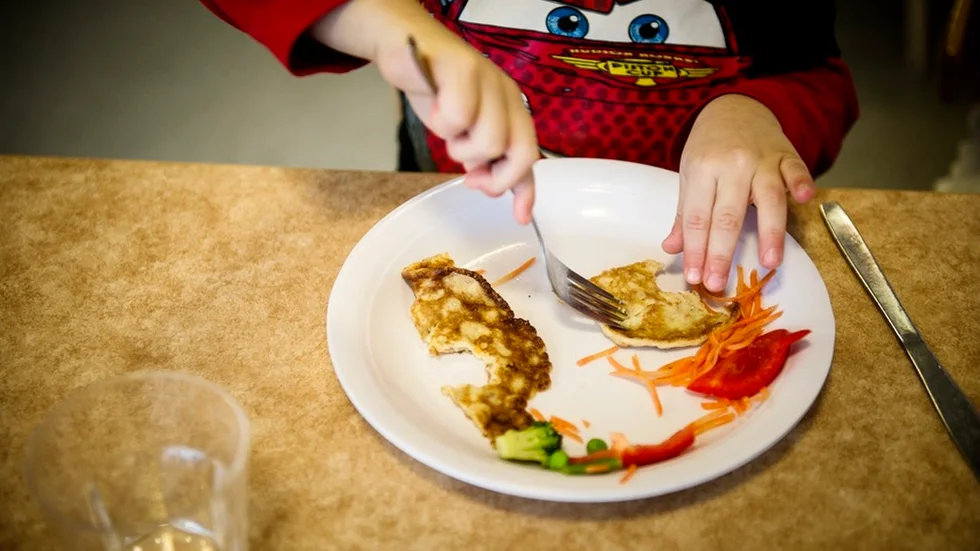 Många barn och skolungdomar äter antingen mindre eller inte alls innan skolstart när maten blivit dyrare för deras föräldrar, skriver SSU Norrbotten.