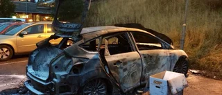Bil sattes i brand