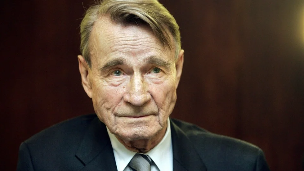 Mauno Koivisto har avlidit. Han blev 93 år gammal.