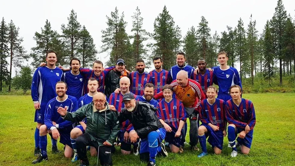 Lainiocupens final i år blev en repris från 2019. IFK Lainio och Parkalompolo IK mötte varandra och här syns båda lagen på bild. Matchen vanns av Parkalompolo med 3-0.