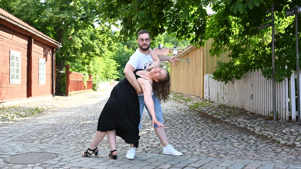 Marcus Andersson har dansat bachata sedan 2012. Lana Löfstrand började något år tidigare. "Jag provade några danser innan jag halkade in i bachata, men bachata var dansen jag fastnade för", säger Marcus.