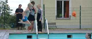 Glädjebesked till skolans badsugna elever