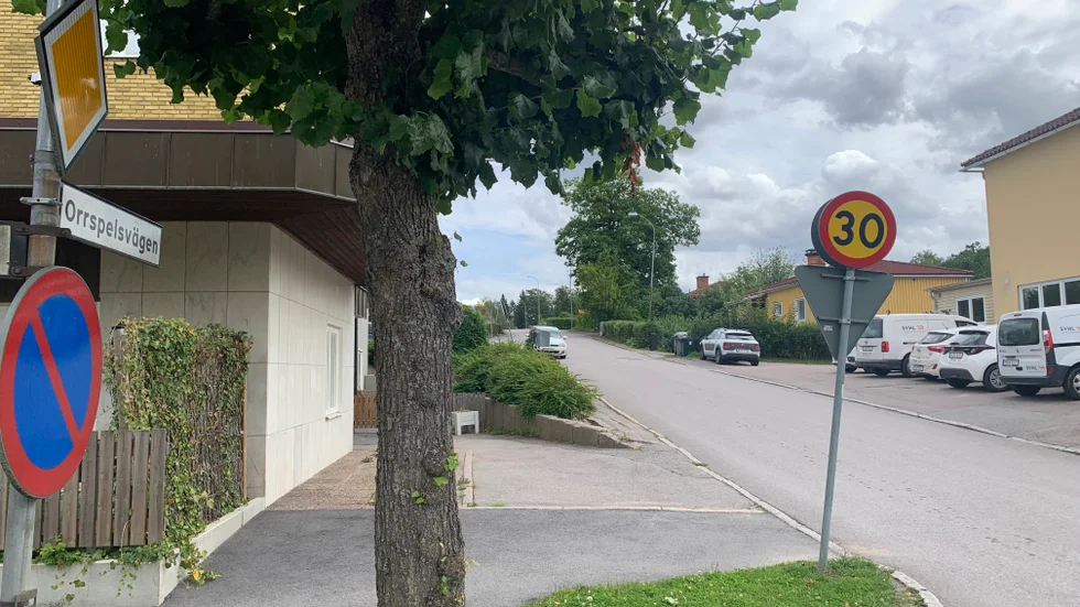 Den dödliga incidenten skedde på Orrspelsvägen under fredagskvällen.