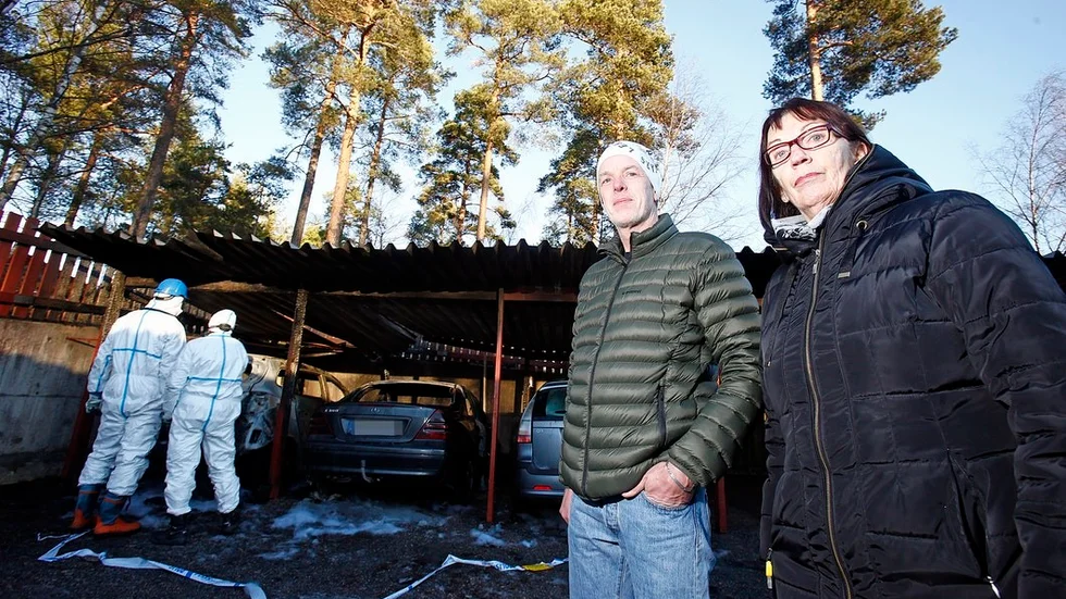 Michael Öhrberg fick sin bil förstörd i en brand strax före jul. Bland de drabbade på Brunnsvägen fanns även hans granne Sonia Carlsson.
