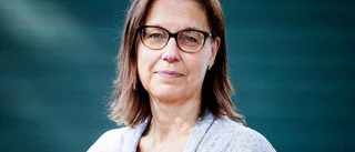 Chefen: "Oj så mycket jord du har på golvet vid din arbetsplats!"
