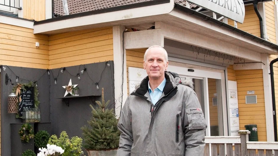 Gallerian bredvid Trossen är en av platserna i Trosa där många företag huserar, alltifrån försäljning av blommor och kläder till egenföretagare inom friskvård. – Det här är ett bra exempel på bredden hos företagarna i Trosa, tycker näringslivschefen Jonas Ivervall.