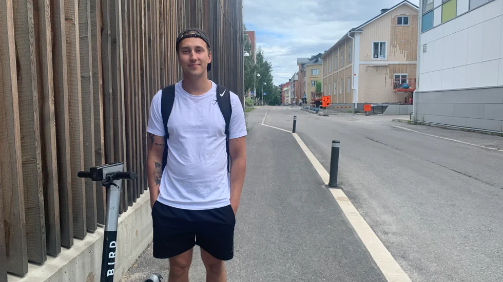 Jonathan Kreivi, 22, tror inte att så många har koll på att tjänsten har en åldersgräns. 