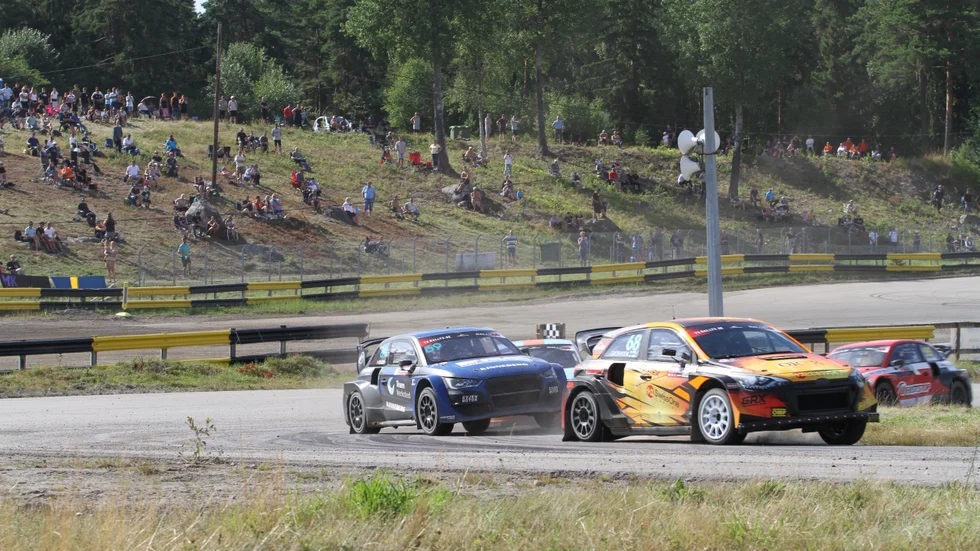 Niclas Grönholm tog ledningen redan under första varvet och höll den sedan loppet ut. 