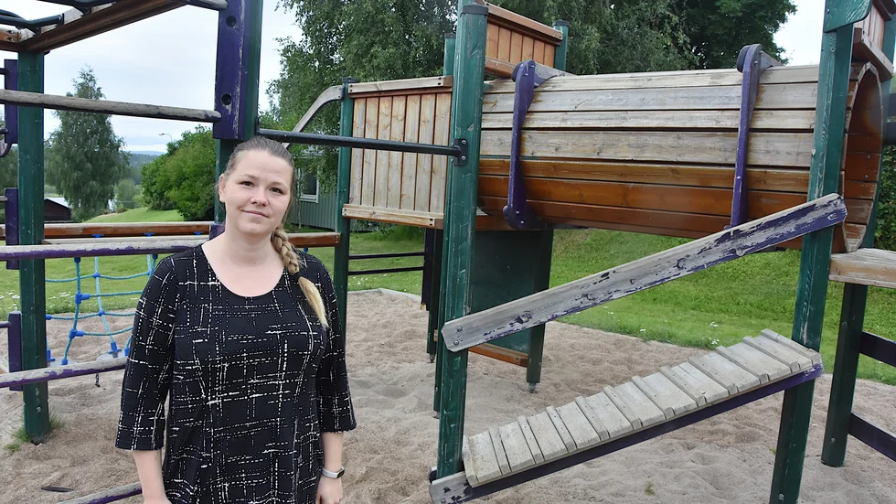 Lekparken i Harads är gammal och sliten, därför föreslår Caroline Enberg att kommunen bygger en ny, modernare och mer inspirerande lekpark.
