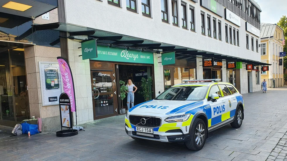 Polis ryckte ut efter uppgifter om ett bråk inne på O'Learys på torsdagskvällen.