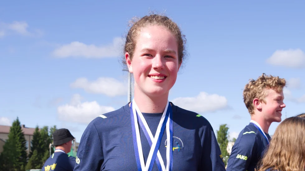 Julia Söderberg vann dubbla silver på Nordiska ungdomsmästerskapen i bågskytte.