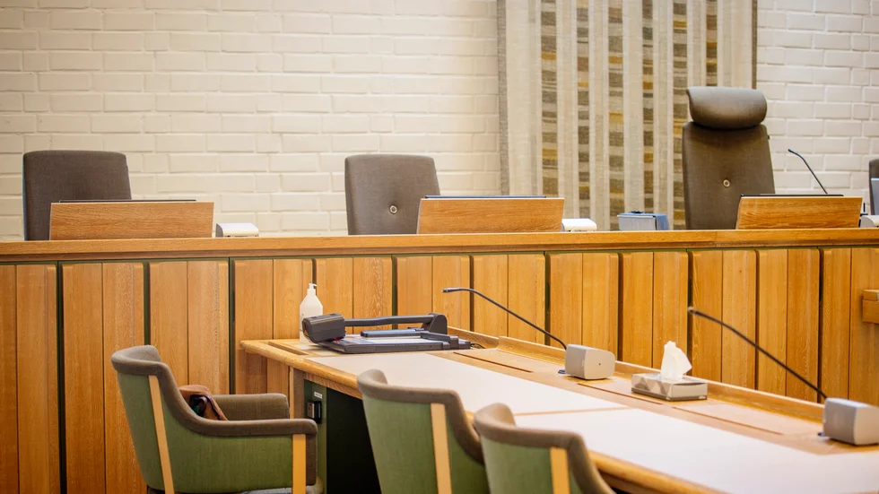 Visby tingsrätt får stå exempel för Domstolarnas fristående från politiken.