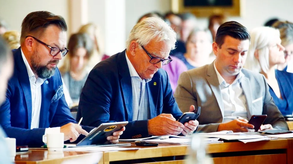 Den styrande politiska majoriteten i Eskilstuna i form av Jari Puustinen (M), Arne Jonsson (C) och Jimmy Jansson (S).