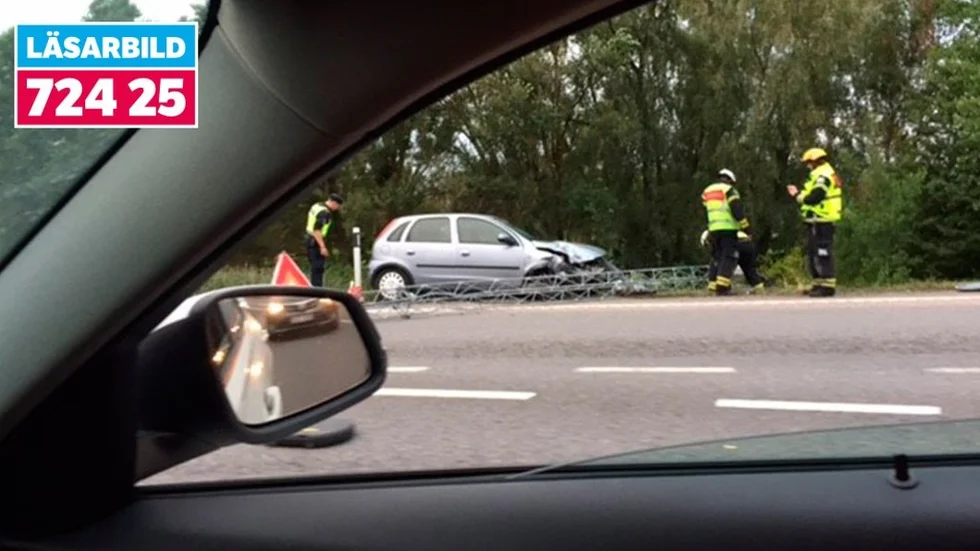 En singelolycka inträffade i Årbyrondellen tidigt på måndagsmorgonen.